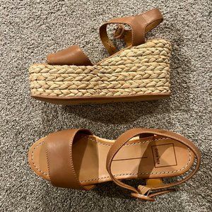 *BRAND NEW* Dolce Vita Dane platform sandals